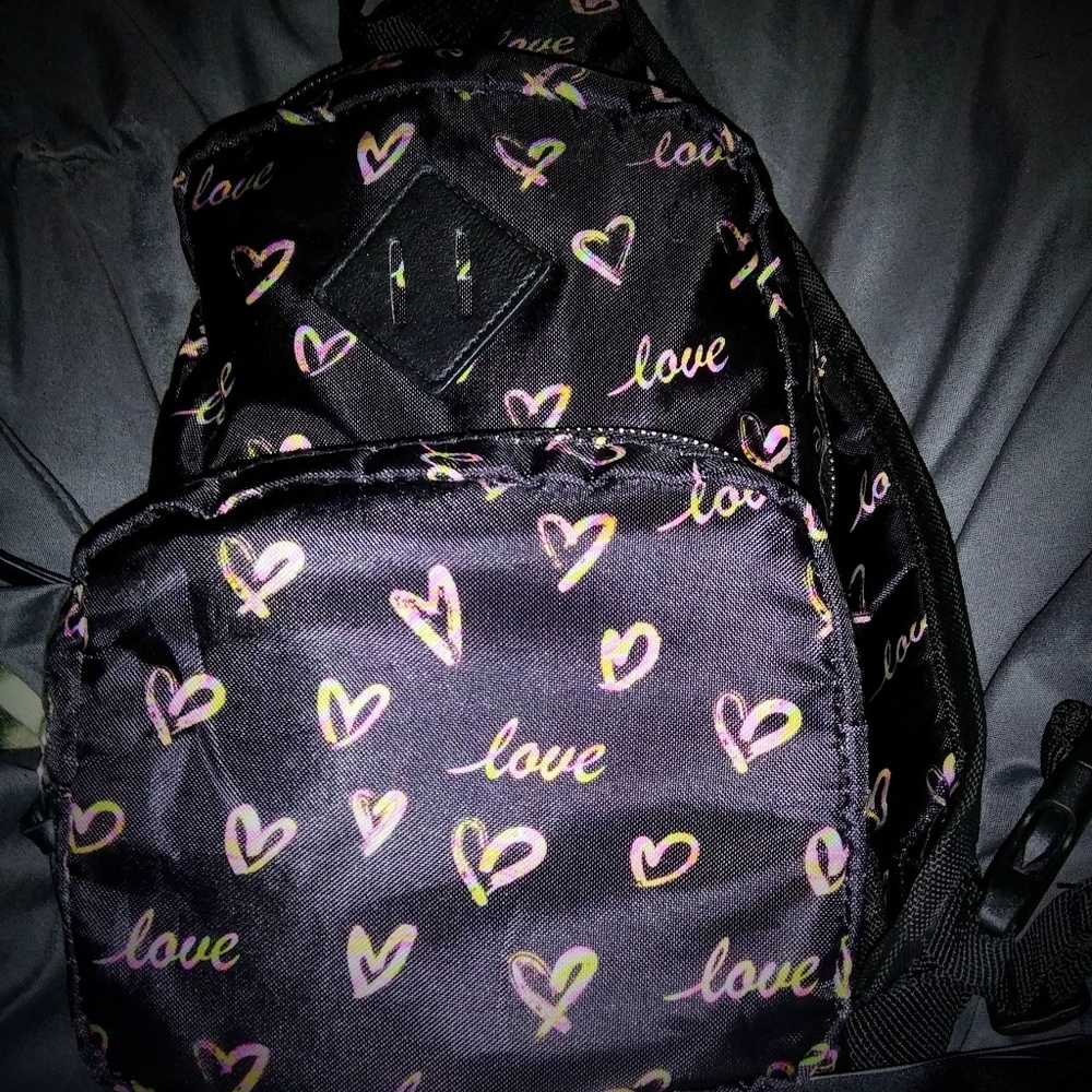 Cross over backpack - Picture 2 of 3